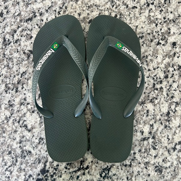 Havaianas Dark Green Flip Flops - Picture 1 of 4